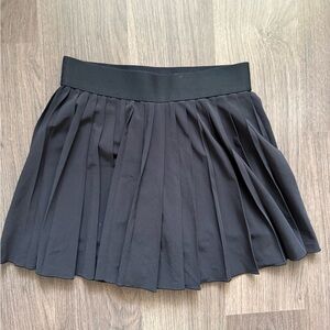 TNA Aritizia Black Pleated Tennus Skirt